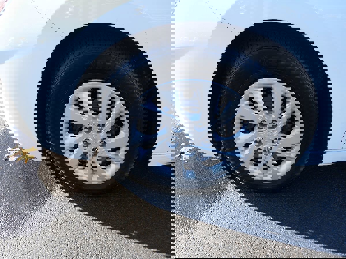 Used 2020 Hyundai Elantra SE w/ Convenience Package (C2) image 32