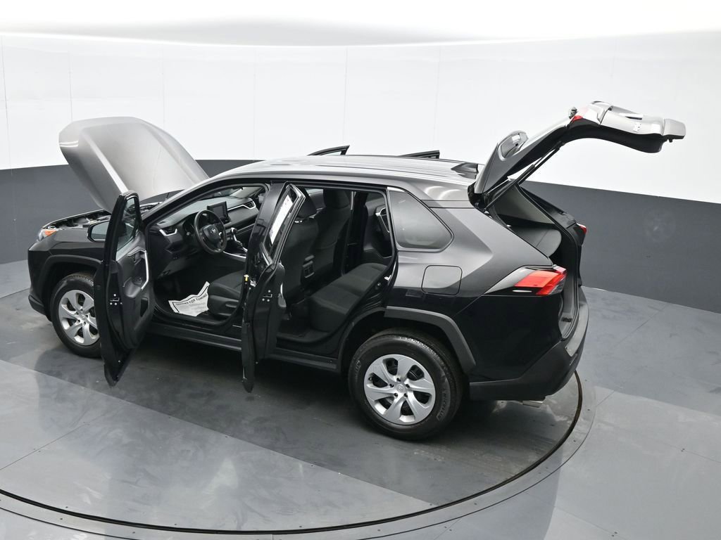 Used 2022 Toyota RAV4 LE image 38