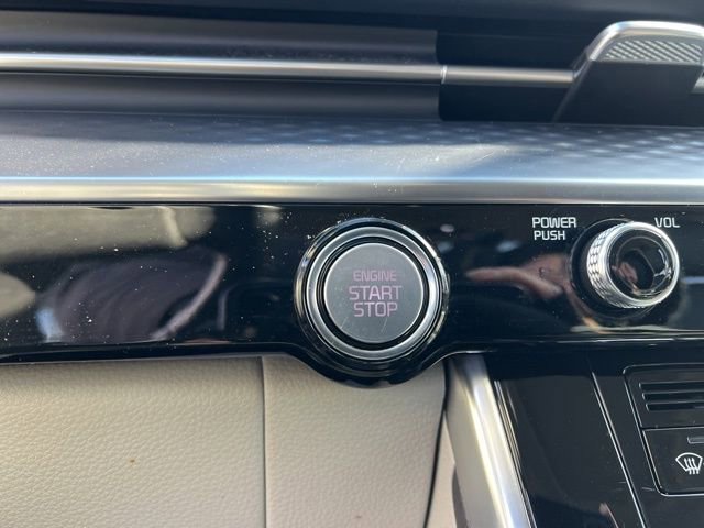 Certified 2024 Kia Carnival SX Prestige image 21