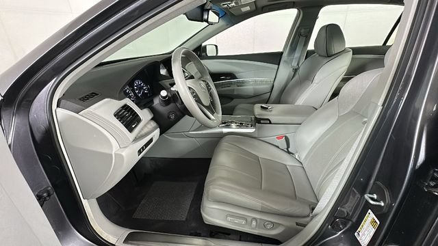 Used 2018 Acura RLX w/ Technology Package FWD image 11