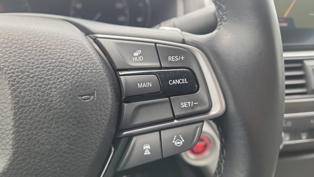 Used 2018 Honda Accord Touring image 21