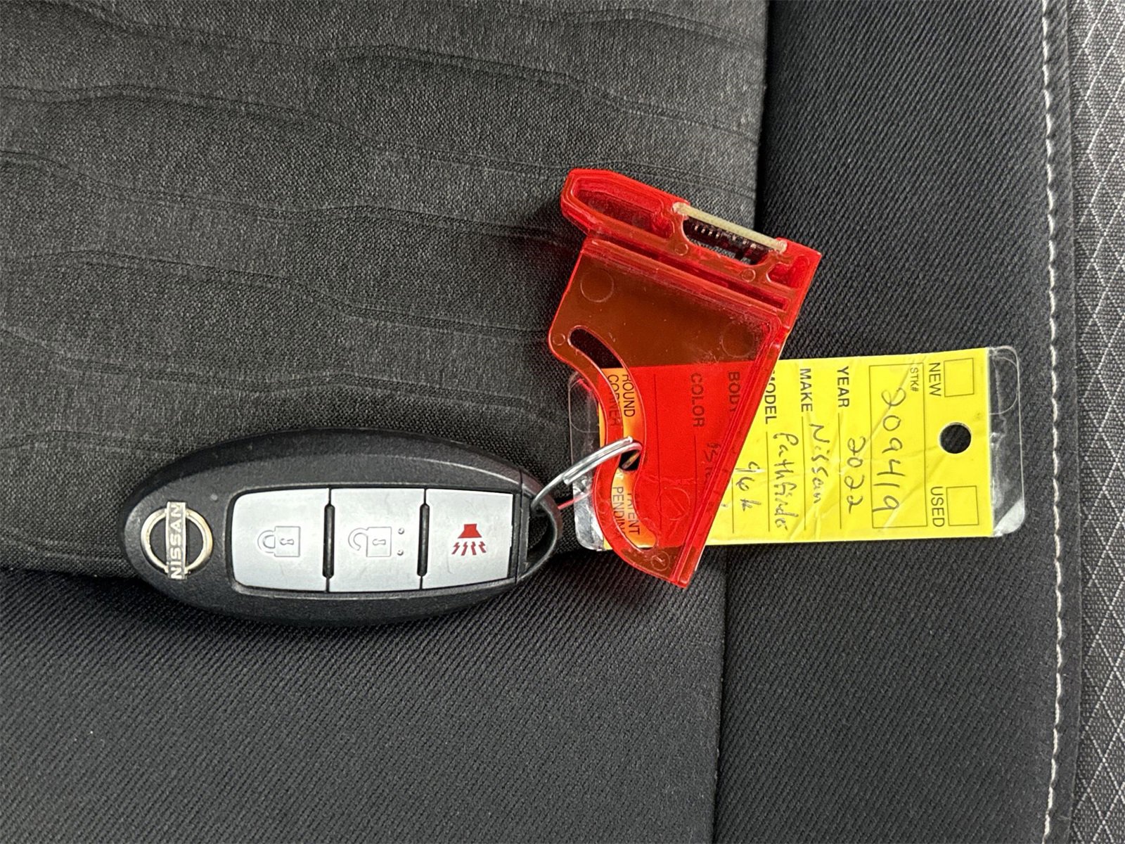 Used 2022 Nissan Pathfinder S image 45