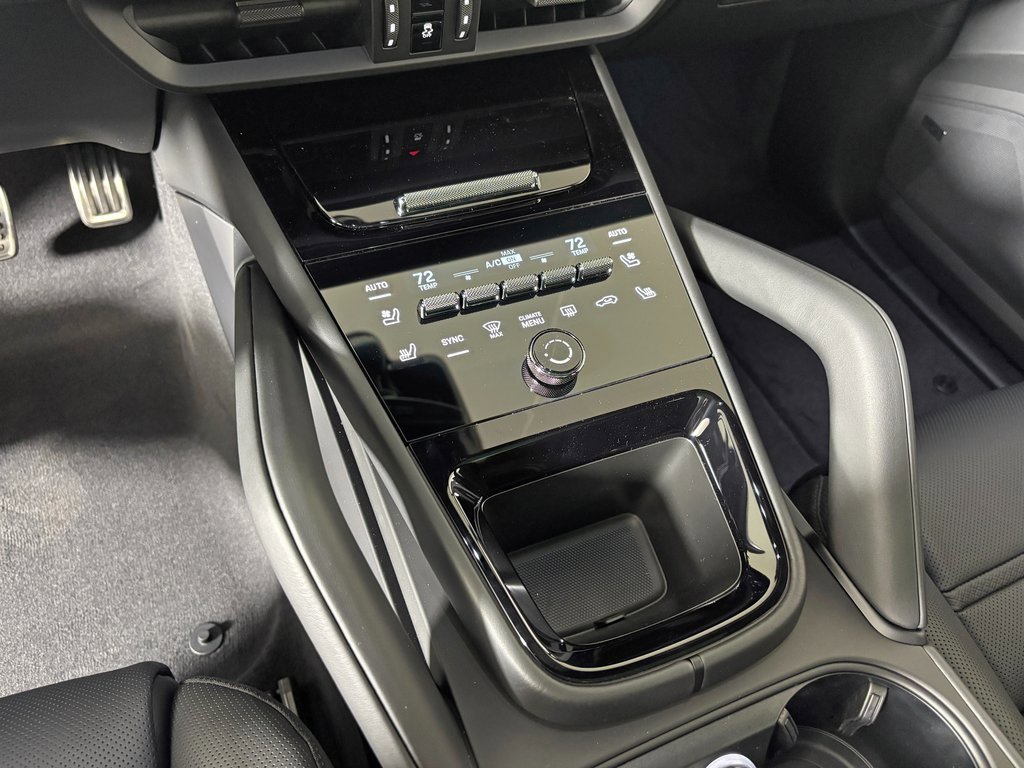 New 2026 Porsche Cayenne GTS image 31