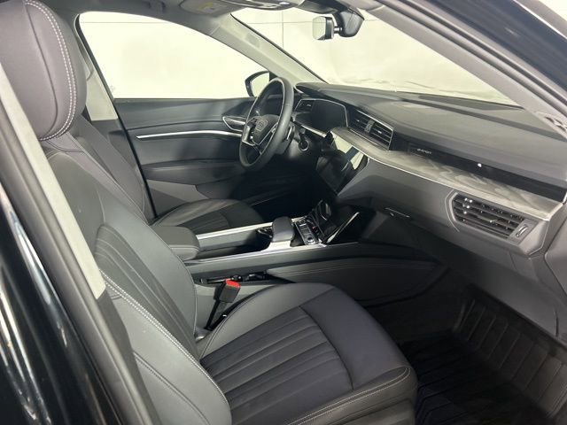 Used 2024 Audi Q8 e-tron Premium Plus w/ Premium Plus Package image 10