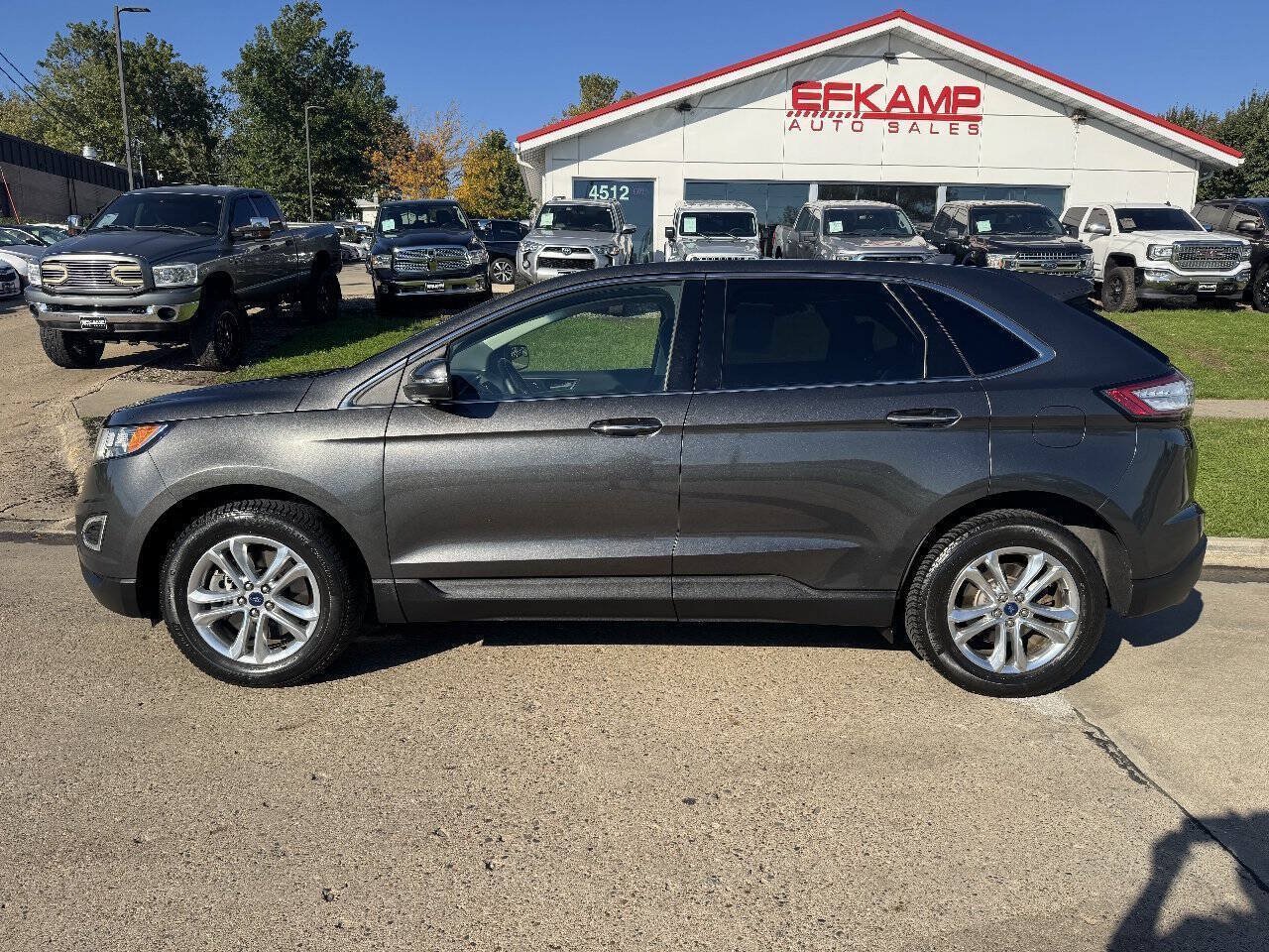 Used 2018 Ford Edge Titanium w/ Equipment Group 301A AWD/4WD image 2