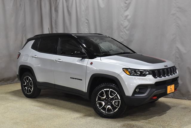 Certified 2025 Jeep Compass Trailhawk image 4