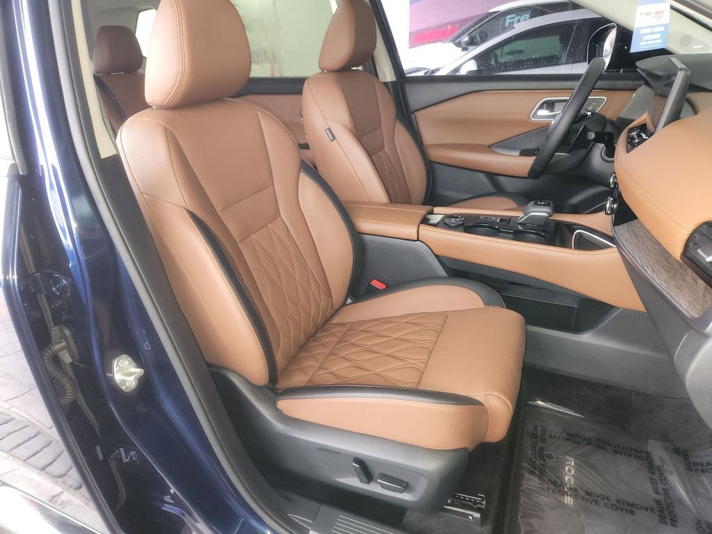 Certified 2025 Nissan Rogue Platinum w/ Platinum Premium Package image 15