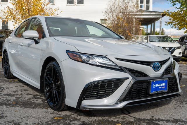 Used 2024 Toyota Camry XSE w/ Cold Weather Package image 4