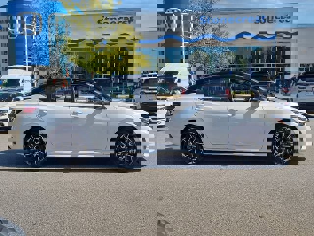 Used 2024 Nissan Sentra SR w/ SR Premium Package image 9