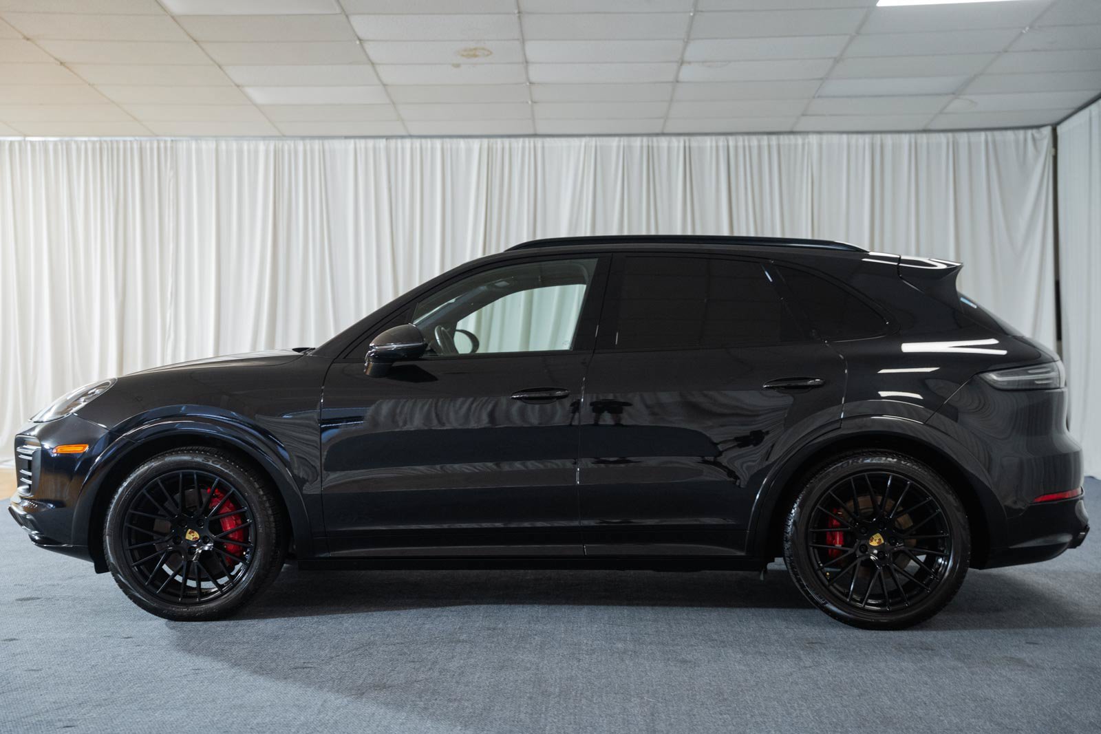 Used 2021 Porsche Cayenne GTS AWD/4WD image 5