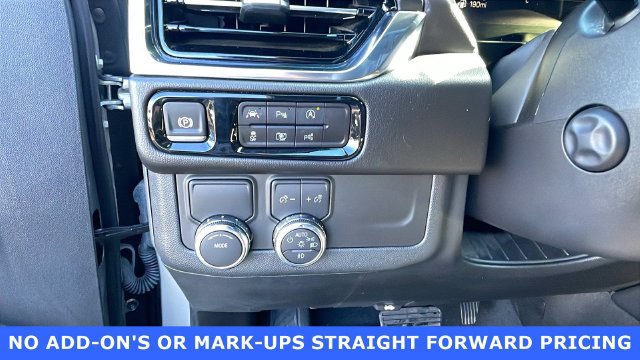 Used 2025 GMC Yukon Denali RWD image 26