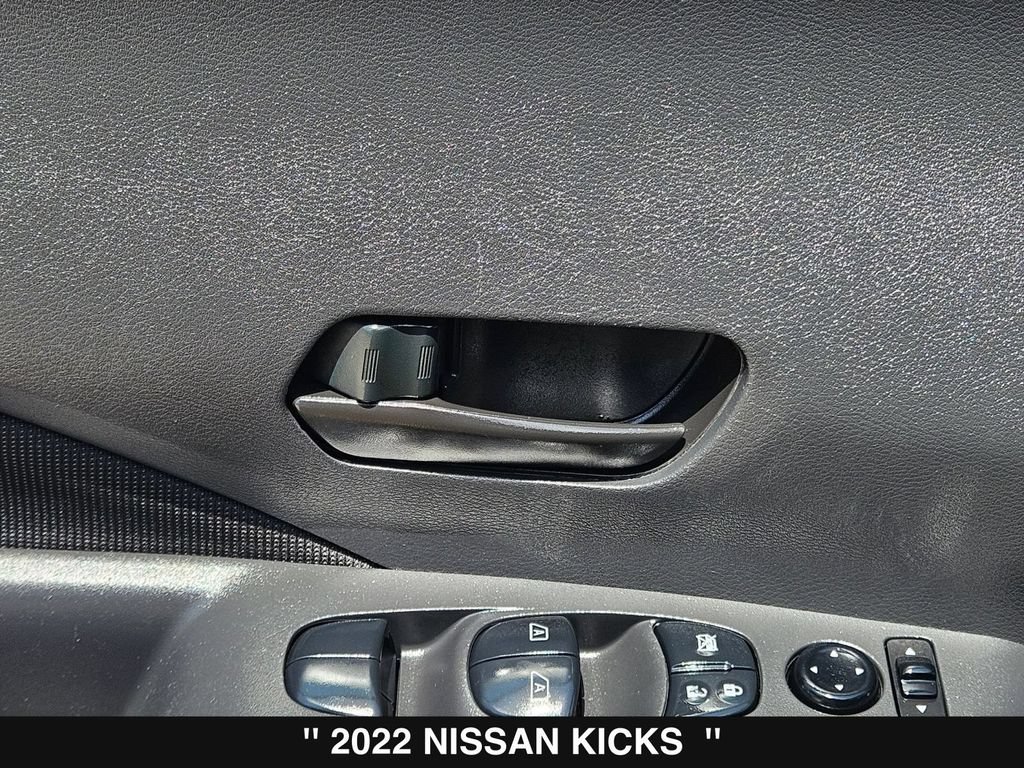 Used 2022 Nissan Kicks S FWD image 15