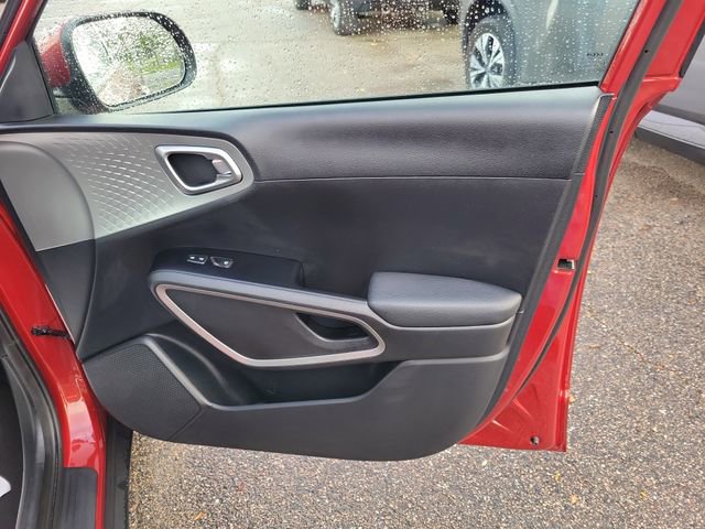 Used 2024 Kia Soul LX FWD image 34