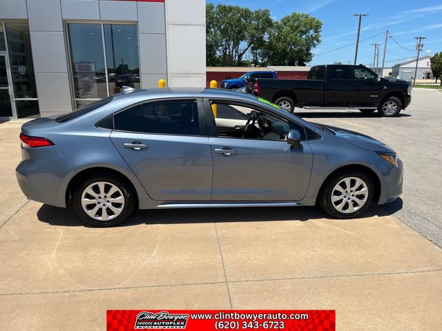 Used 2025 Toyota Corolla LE w/ Convenience Package FWD image 7