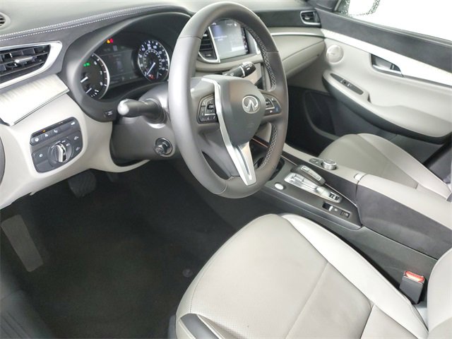 Used 2023 INFINITI QX50 Sensory image 20