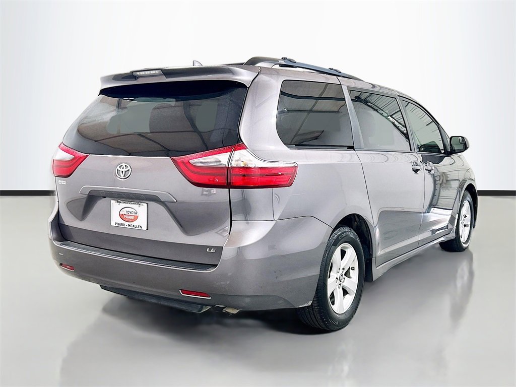 Used 2020 Toyota Sienna LE image 4