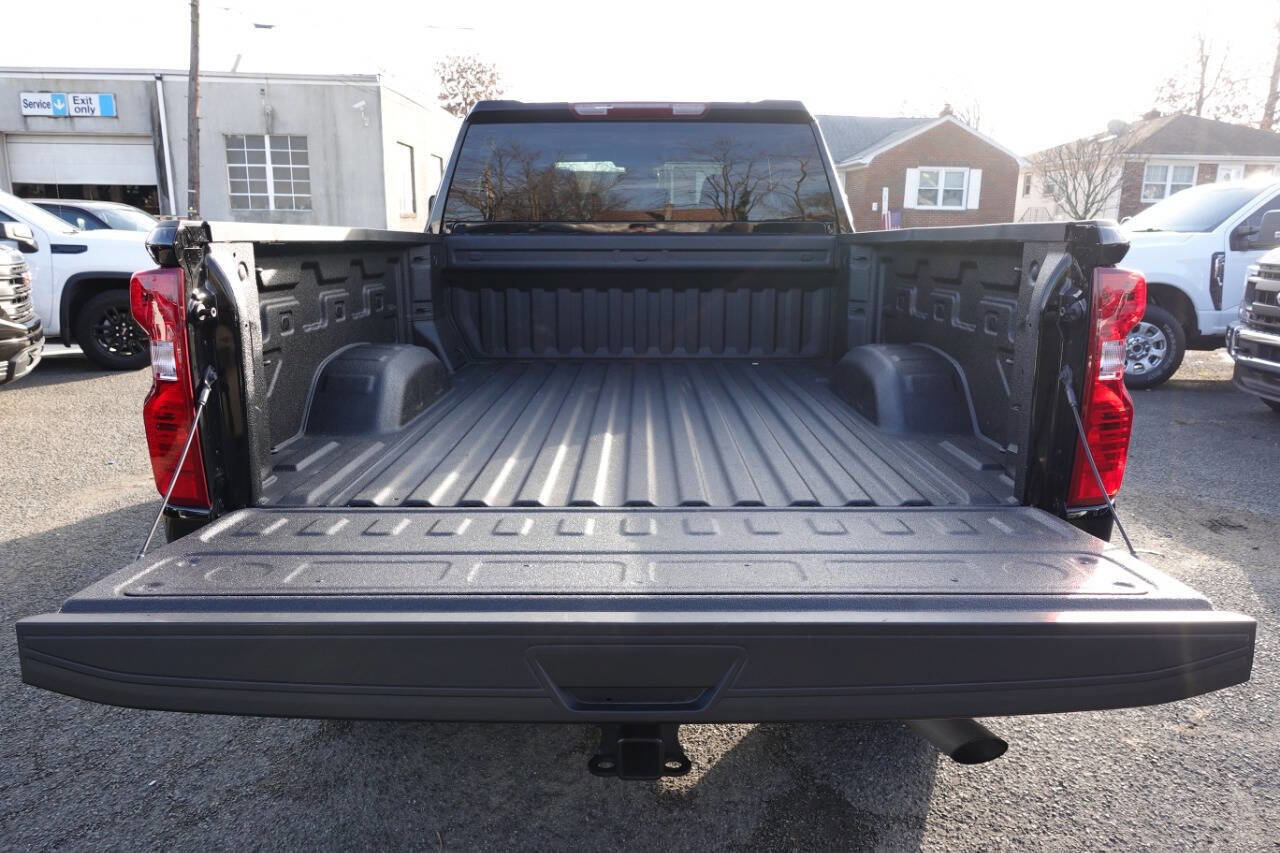 Used 2025 Chevrolet Silverado 2500 Custom w/ Custom Value Package image 20