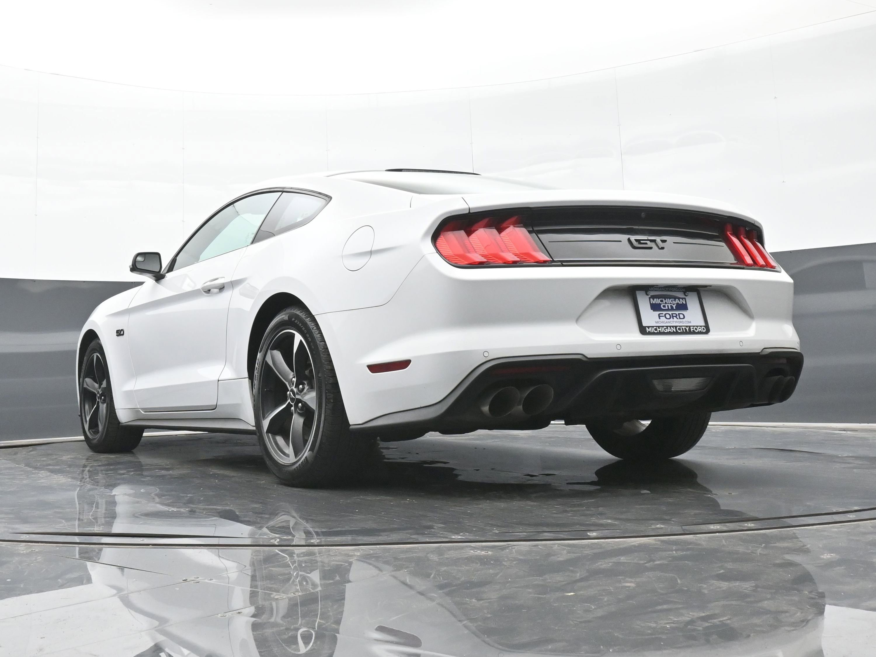 Used 2018 Ford Mustang GT image 39