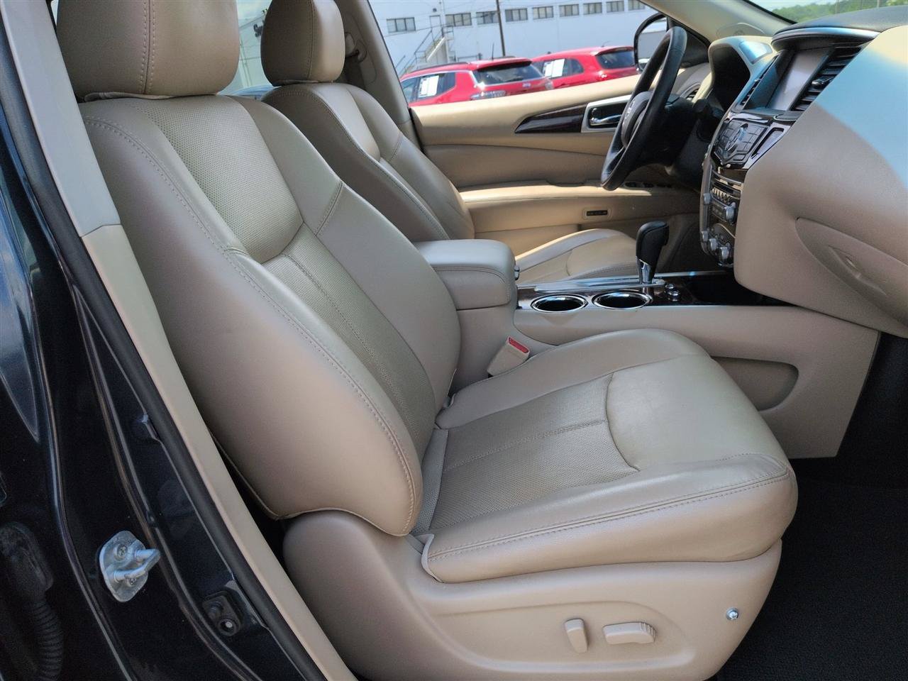 Used 2016 Nissan Pathfinder Platinum FWD image 36
