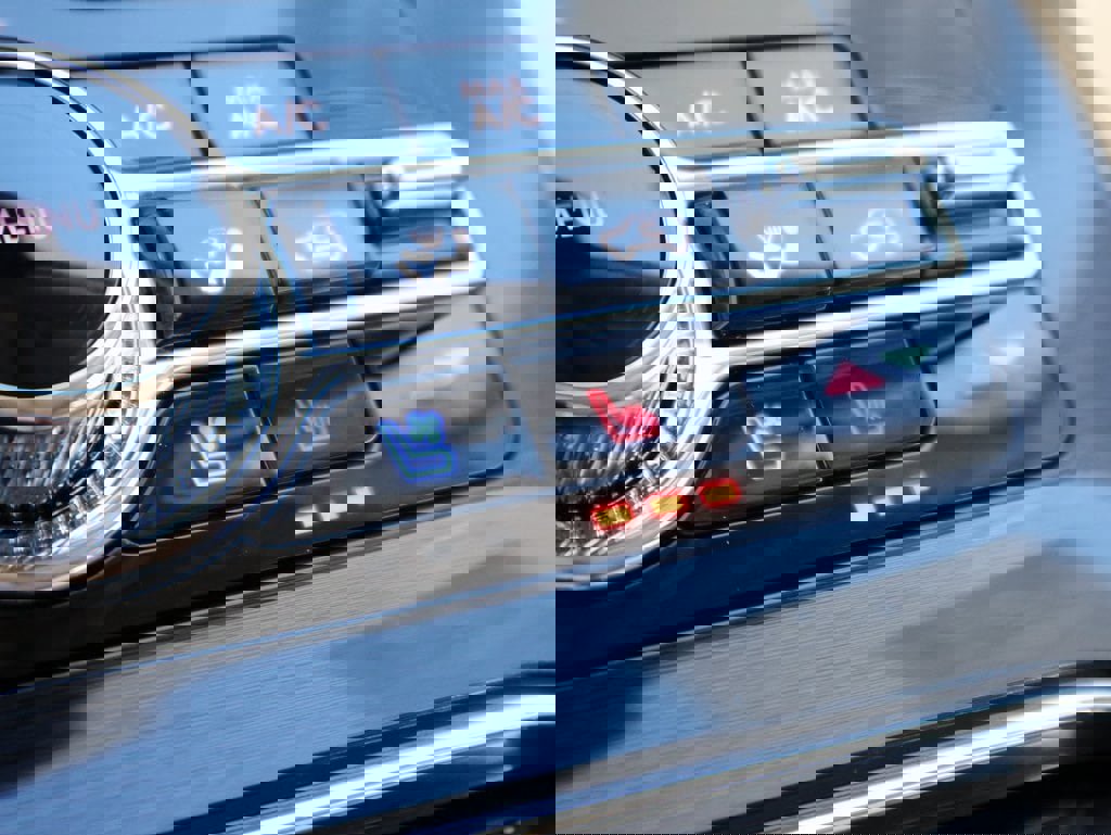 Used 2023 Lincoln Nautilus Reserve w/ Equipment Group 201A image 40