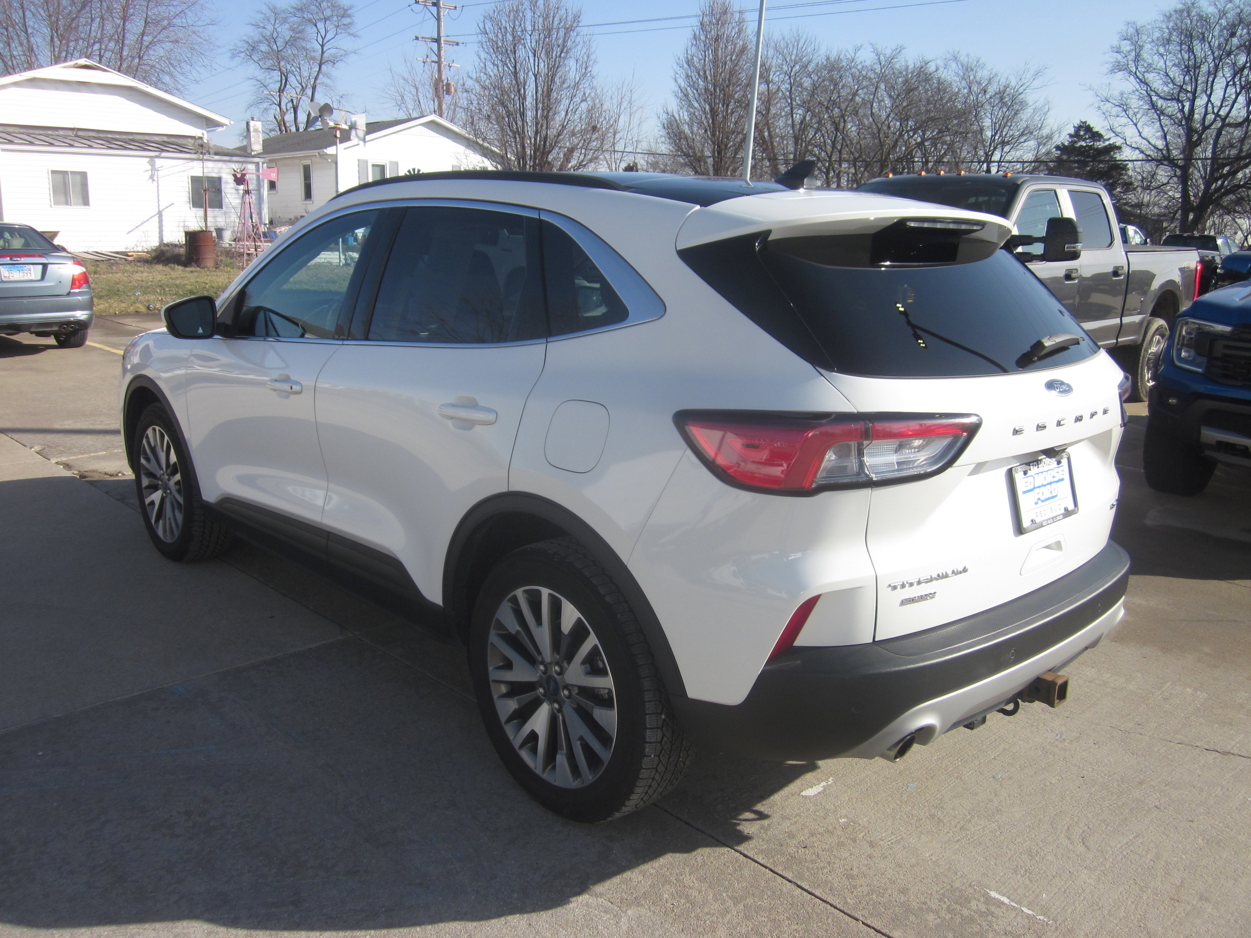 Used 2022 Ford Escape Titanium w/ Class II Trailer Tow Package image 4