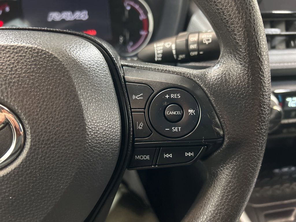 Used 2025 Toyota RAV4 XLE image 26