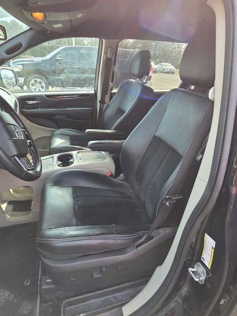 Used 2018 Dodge Grand Caravan SXT image 5