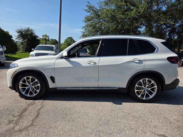 Used 2025 BMW X5 xDrive50e AWD/4WD image 4