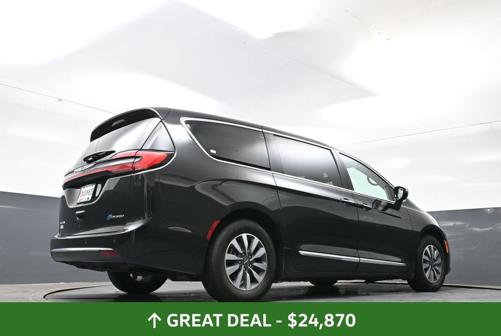 Used 2023 Chrysler Pacifica Limited FWD image 52