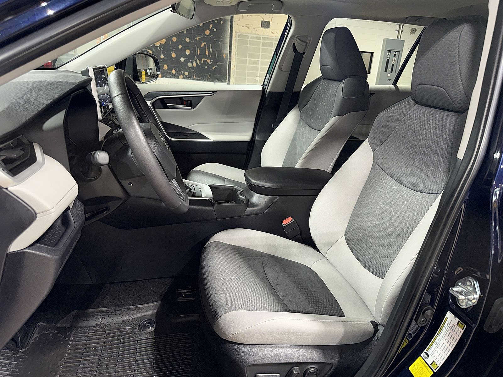 Certified 2025 Toyota RAV4 XLE w/ Convenience Package AWD/4WD image 15
