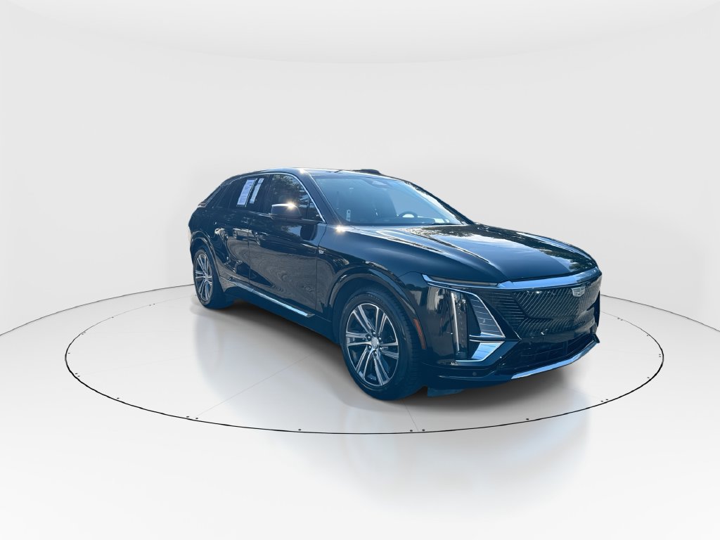 Used 2024 Cadillac Lyriq Luxury RWD image 2