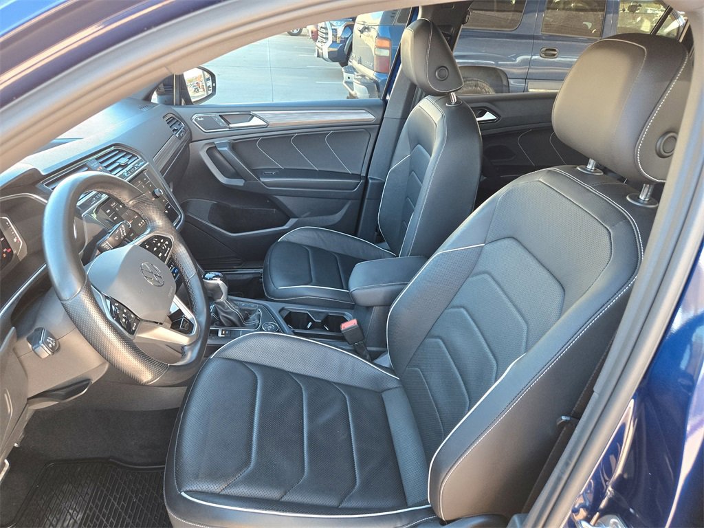 Used 2022 Volkswagen Tiguan SEL R-Line image 26