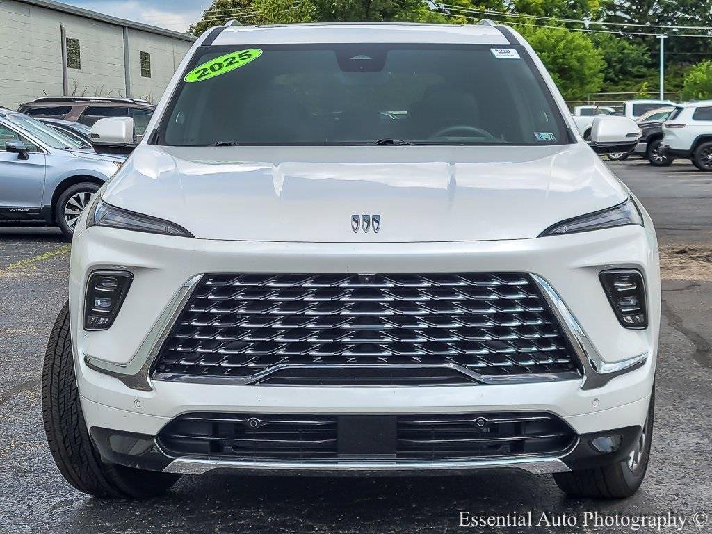 Used 2025 Buick Enclave Avenir w/ Super Cruise Package image 5