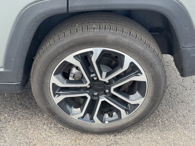 Certified 2024 Jeep Compass Limited AWD/4WD image 11