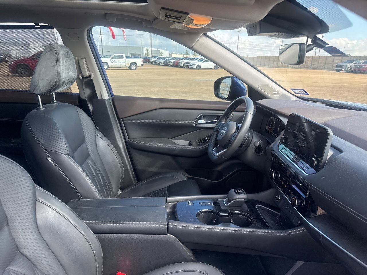 Certified 2023 Nissan Rogue Platinum w/ Platinum Premium Package FWD image 29