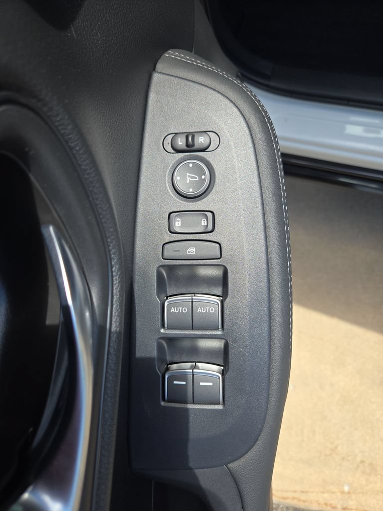 Used 2024 Honda HR-V EX-L image 12