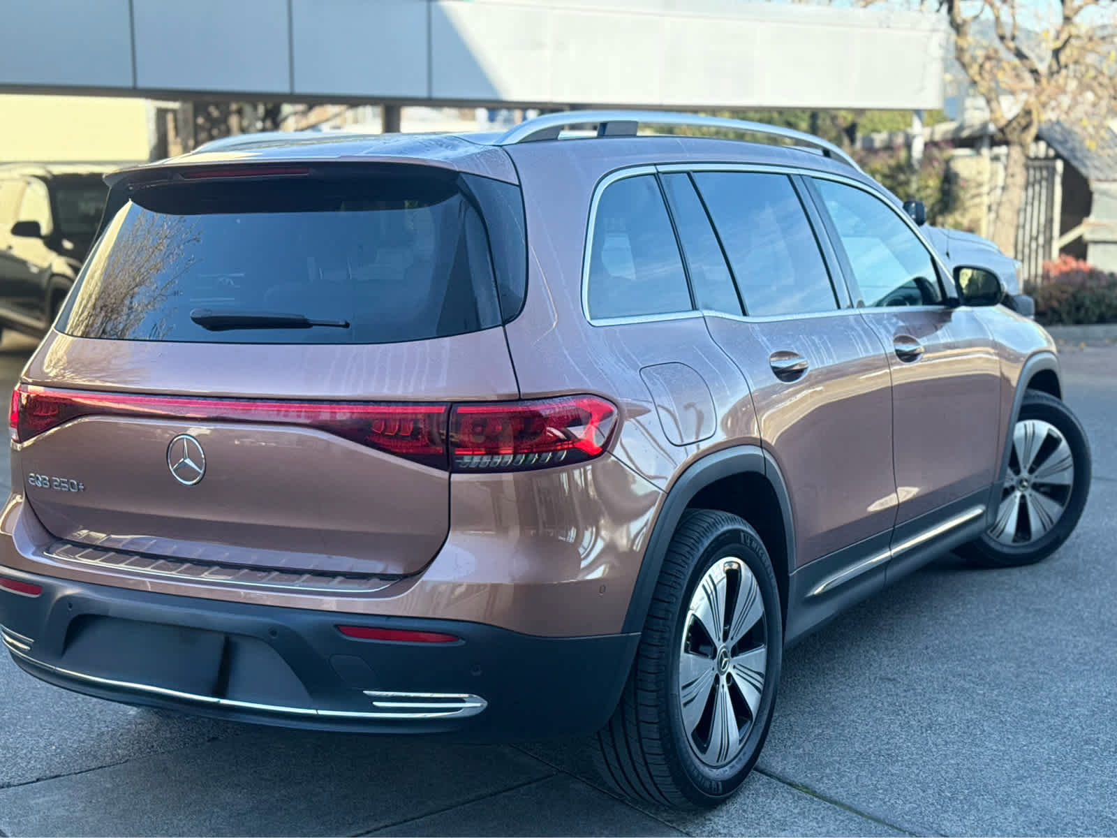 Used 2023 Mercedes-Benz EQB 250+ image 5