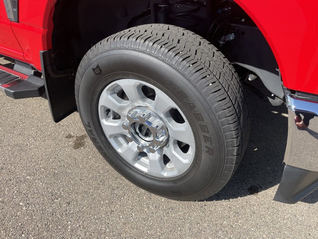 Used 2023 Ford F250 XLT image 3