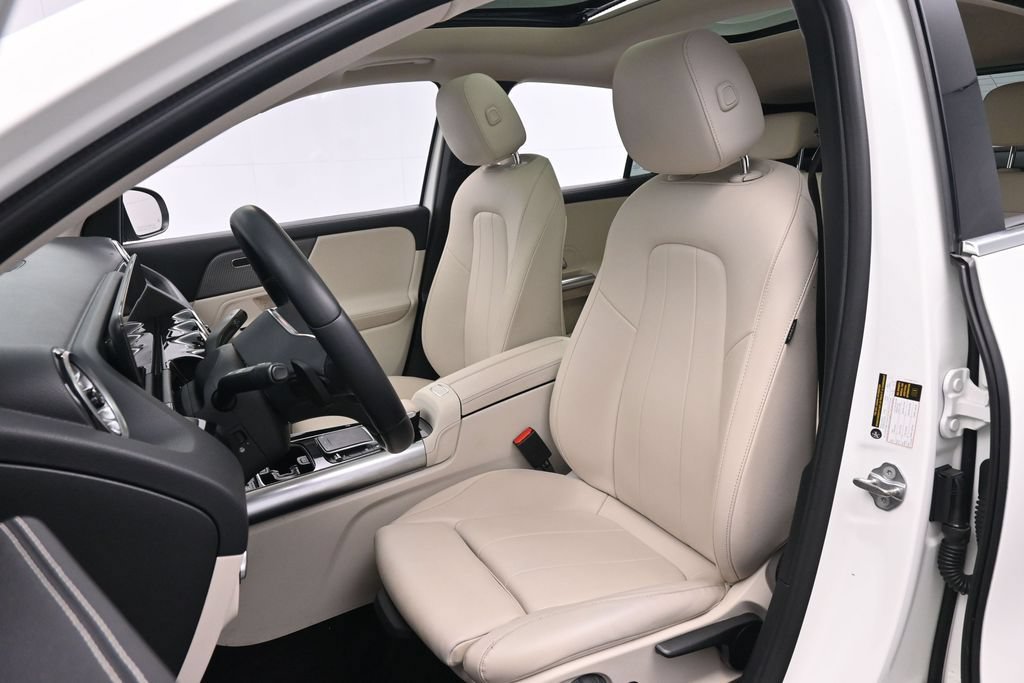 Used 2022 Mercedes-Benz GLA 250 4MATIC w/ Premium Package Lite image 16