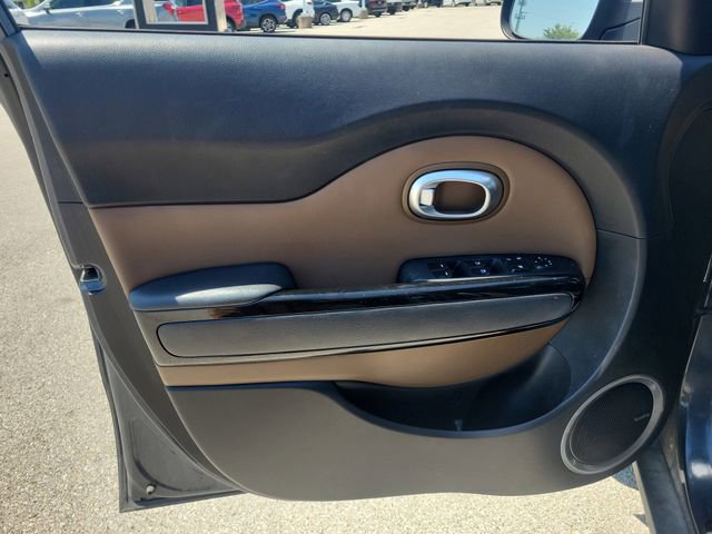 Used 2016 Kia Soul + w/ Audio Package FWD image 12