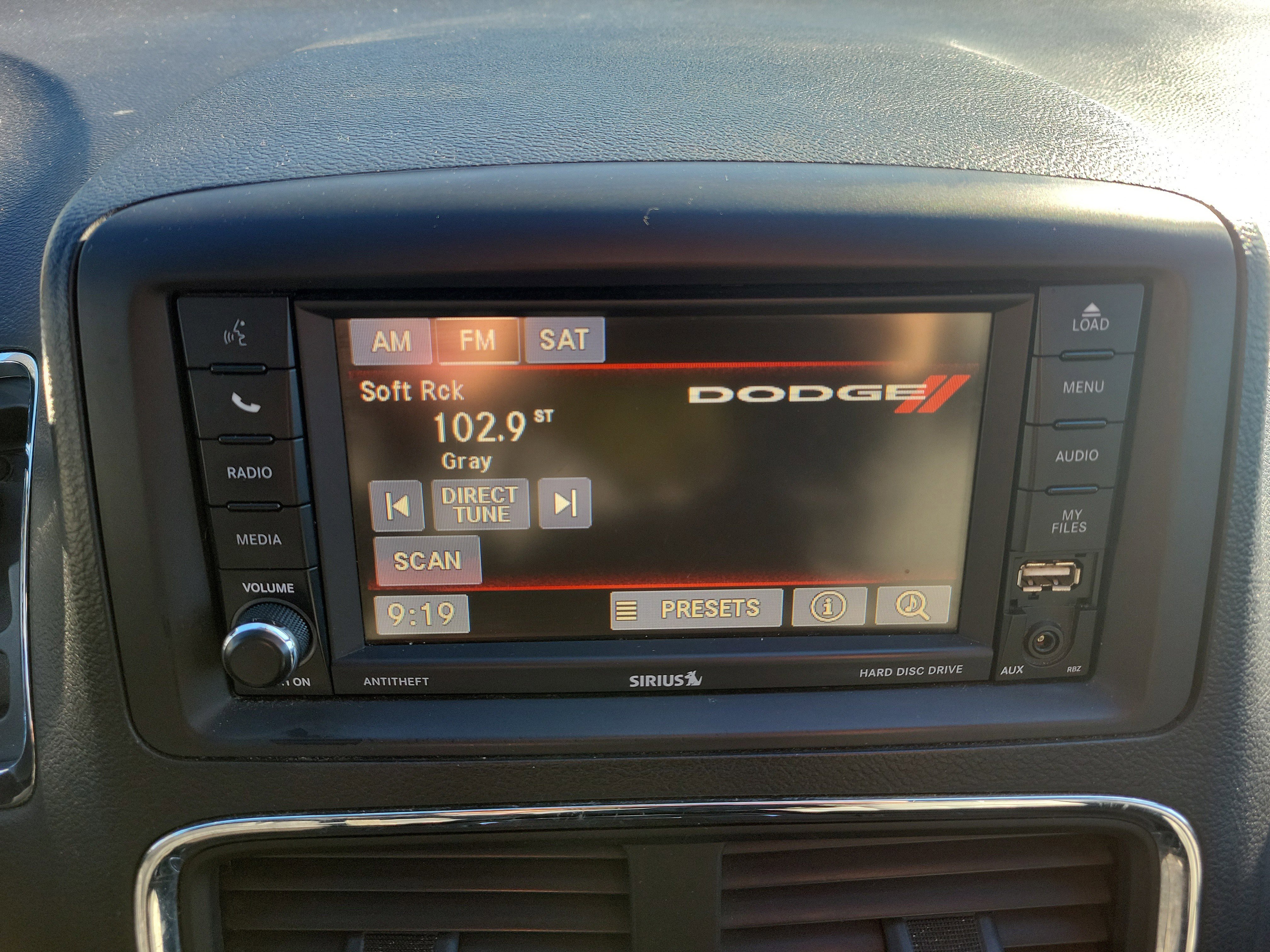 Used 2017 Dodge Grand Caravan GT image 28