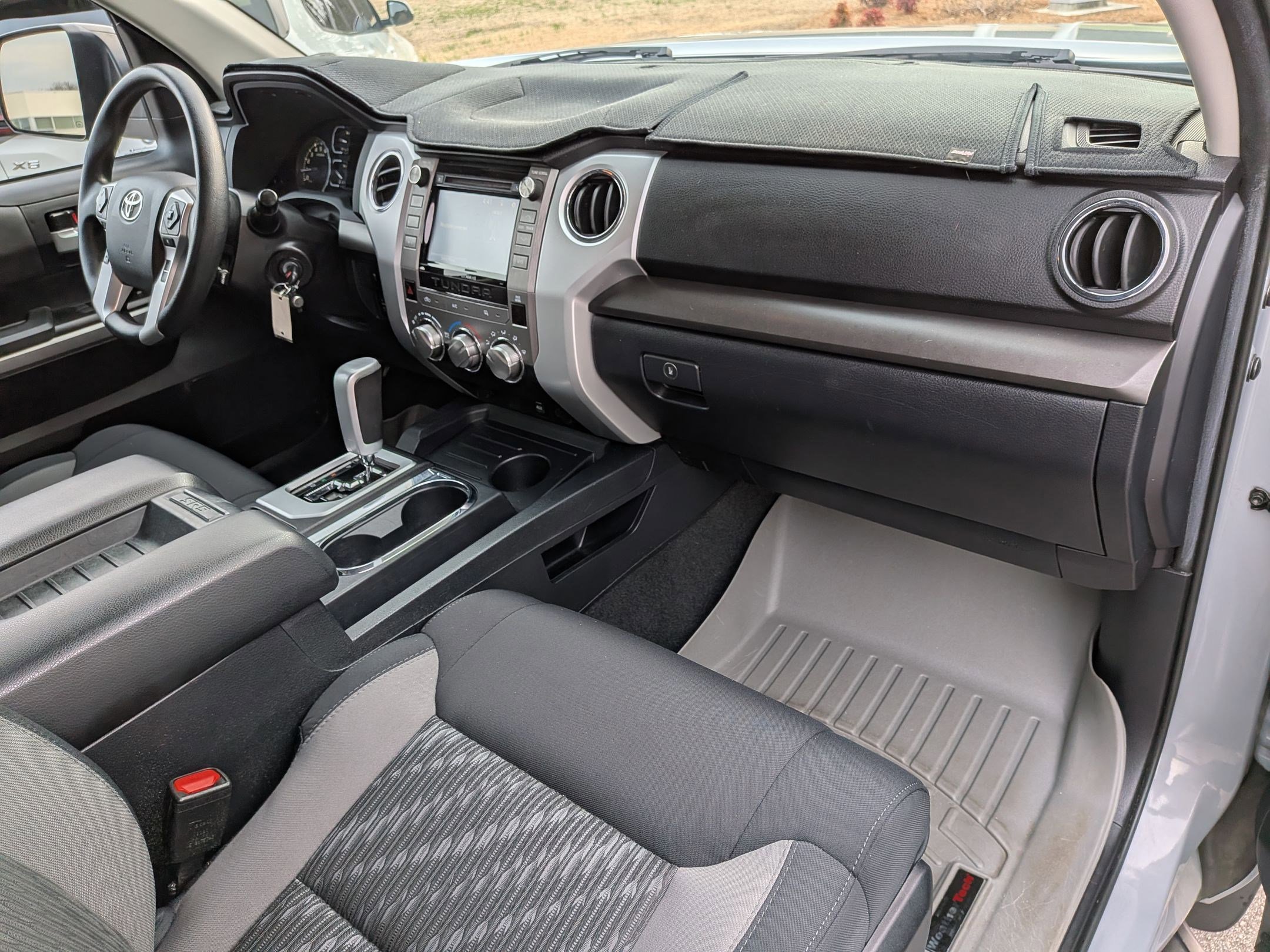 Used 2019 Toyota Tundra SR5 w/ SR5 Upgrade Package image 36