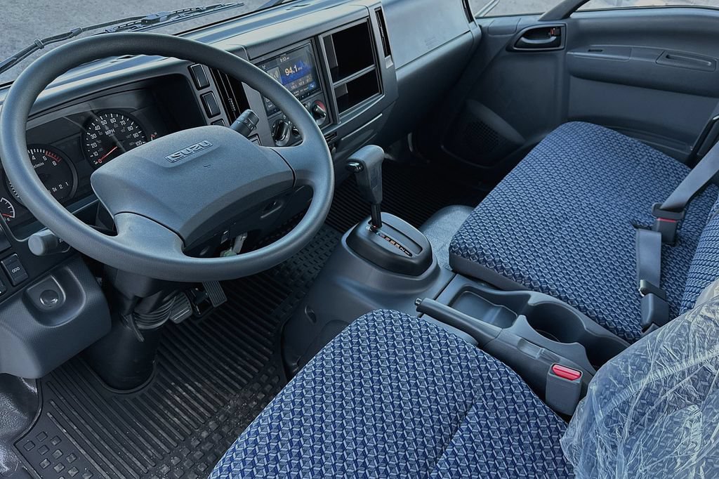 Used 2024 Isuzu NPR RWD image 7