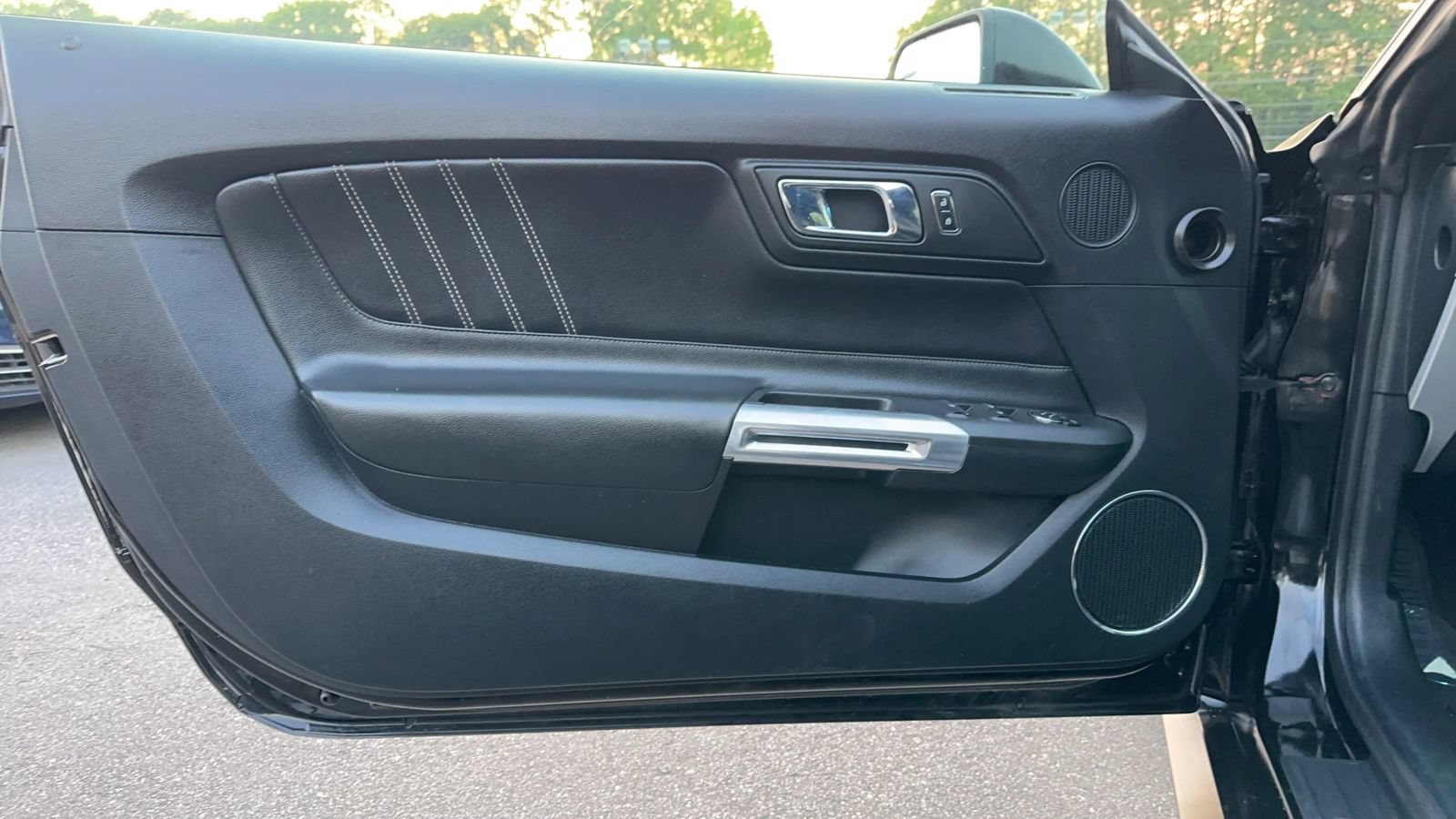 Used 2015 Ford Mustang Premium RWD image 11