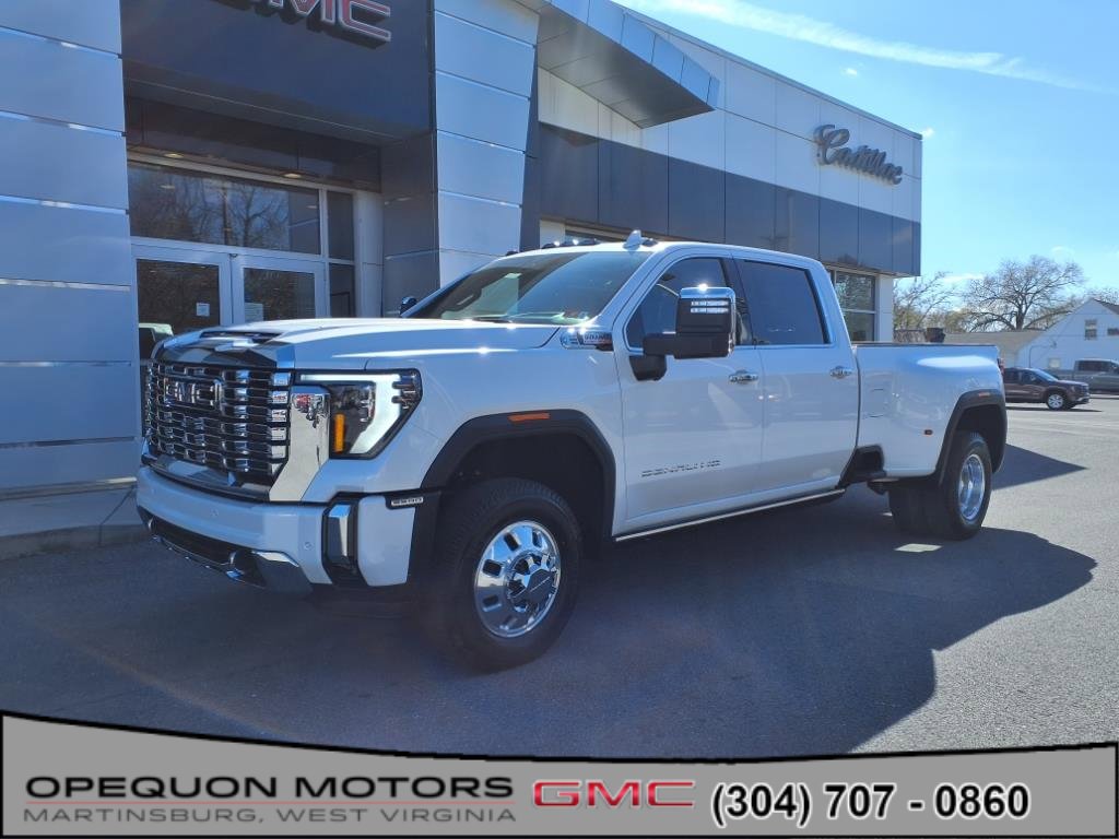 New 2025 GMC Sierra 3500 Denali w/ Denali Reserve Package image 3