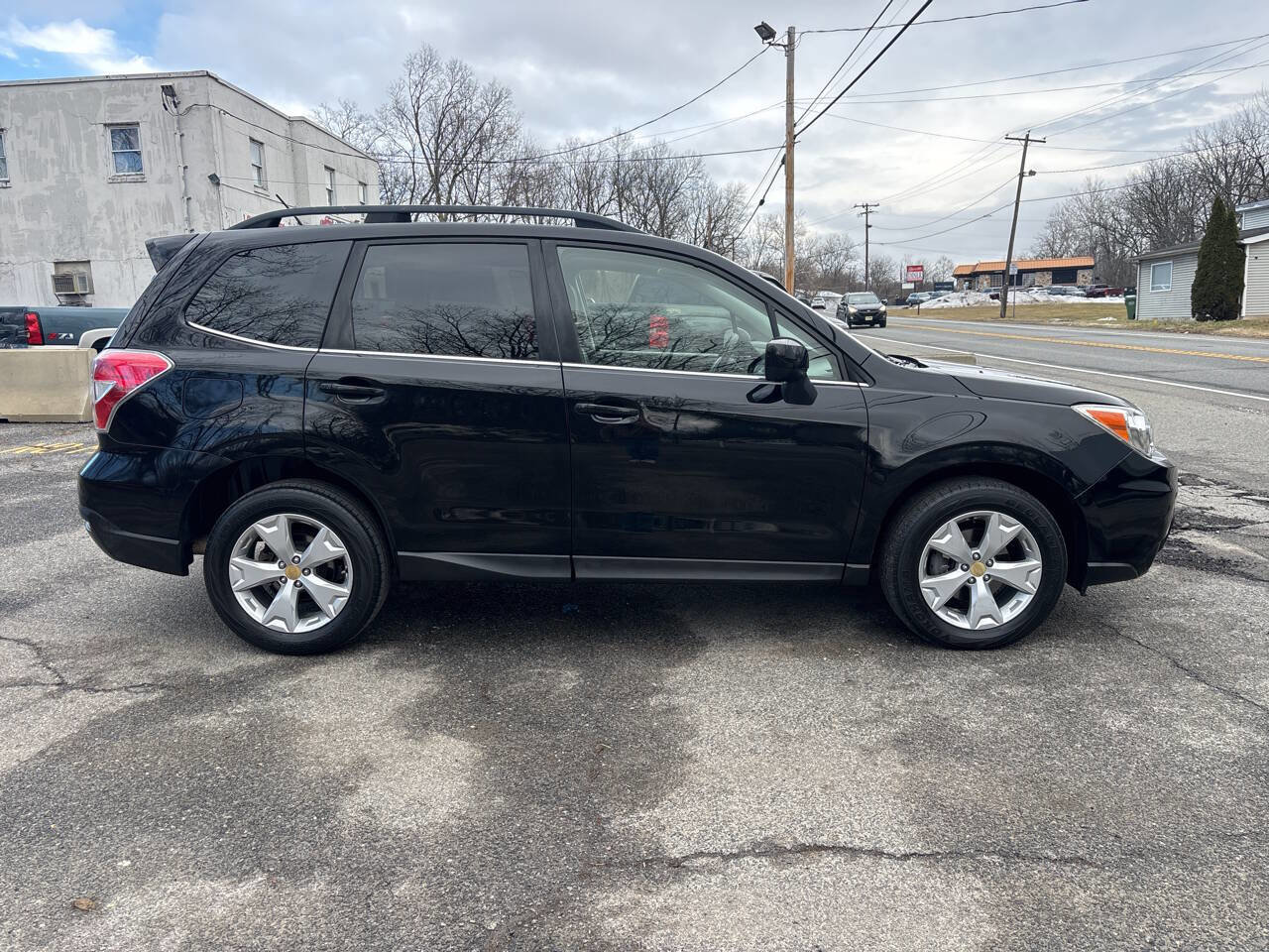 Used 2015 Subaru Forester 2.5i Limited AWD/4WD image 8