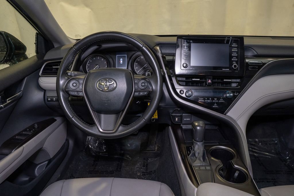 Used 2024 Toyota Camry SE image 6