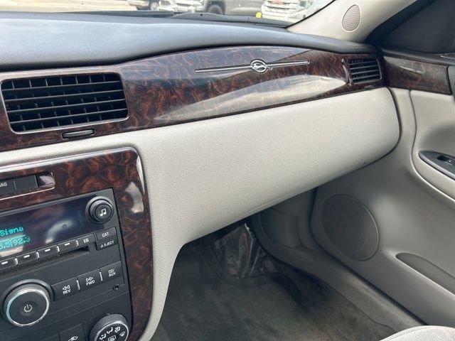 Used 2012 Chevrolet Impala LT w/ LT Sunroof Package FWD image 4