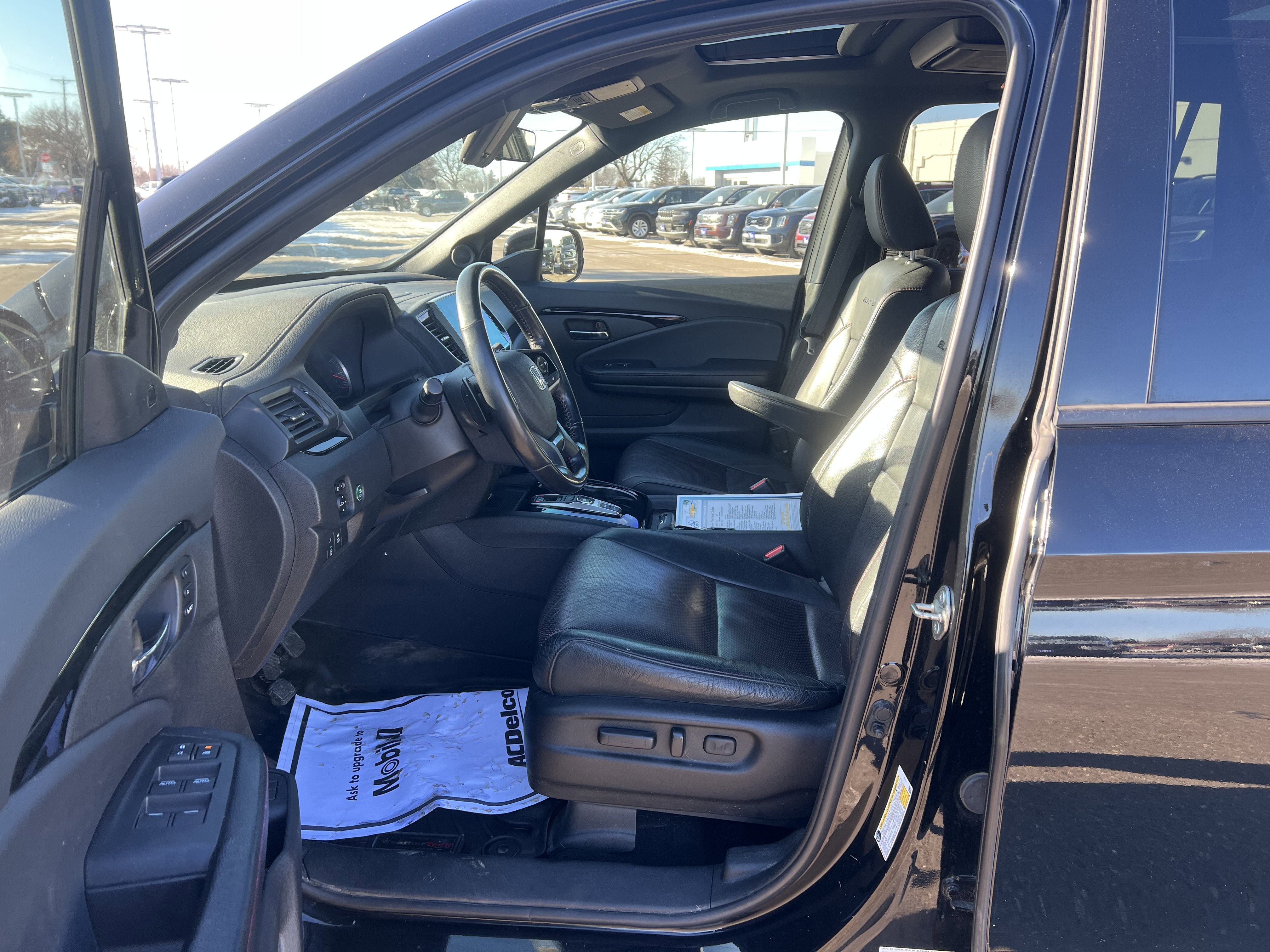 Used 2020 Honda Pilot Black Edition image 14