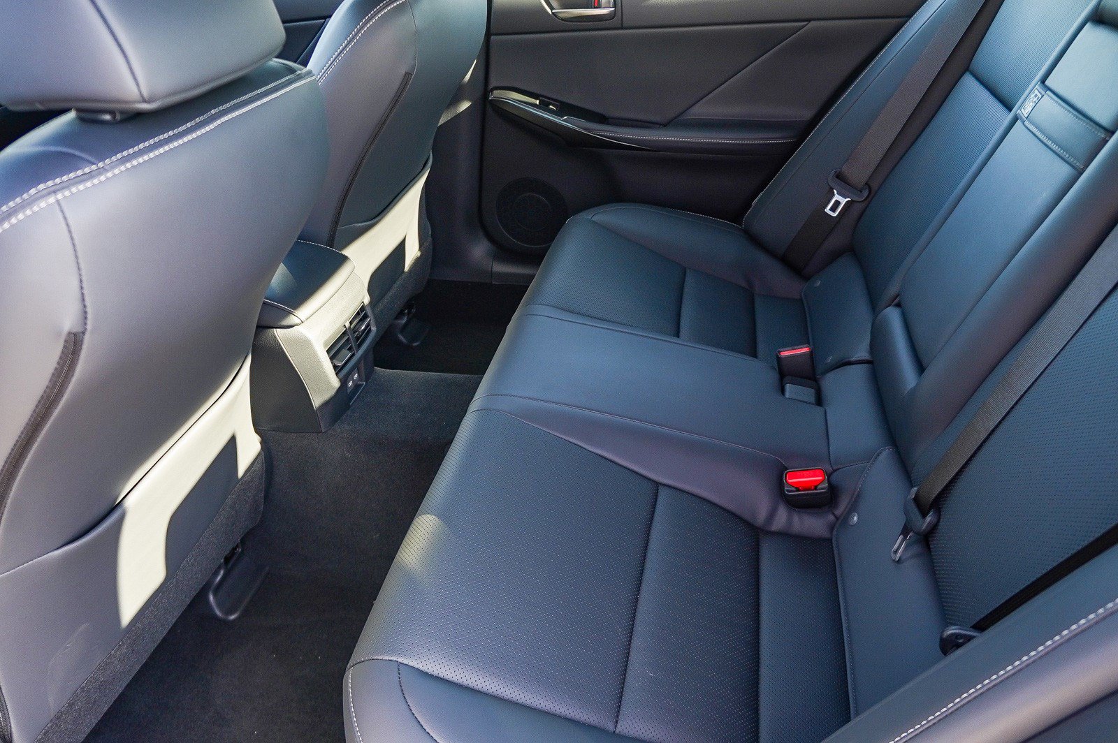 Certified 2026 Lexus IS 350 F Sport RWD image 22